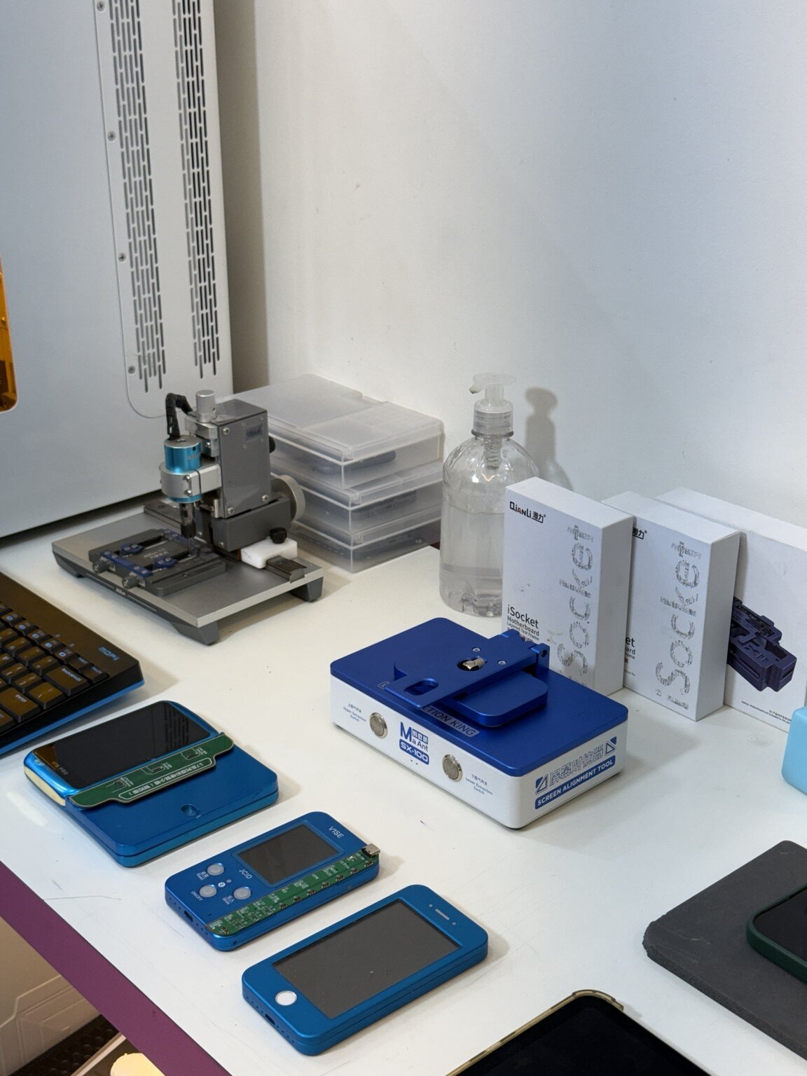 Programadores e ferramentas de reparo de smartphones